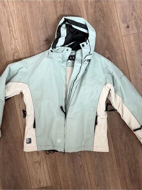 Helix Women's Ski Jacket in Light Mint and Cream